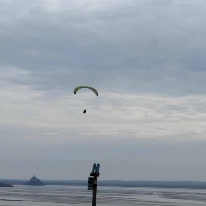 Maison Vue Sur Le Mont Saint Michel Et Sa Baie Champeaux Extérieur photo